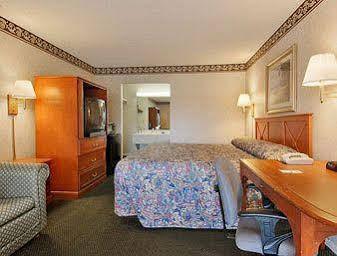 Rodeway Inn Leesburg Chain Of Lakes Exterior foto