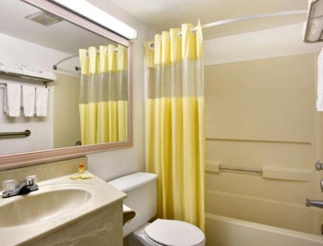 Rodeway Inn Leesburg Chain Of Lakes Habitación foto